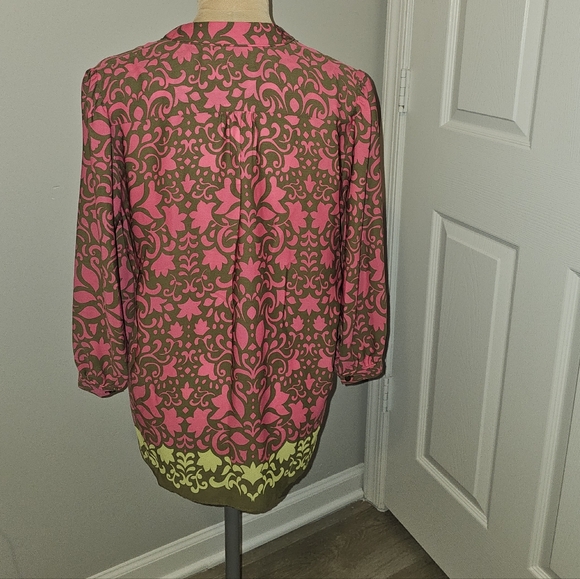 Banana Republic NWT V-neck Pink & Green Women's Pullover Blouse 3/4 Sleeves Sz M - Picture 9 of 9